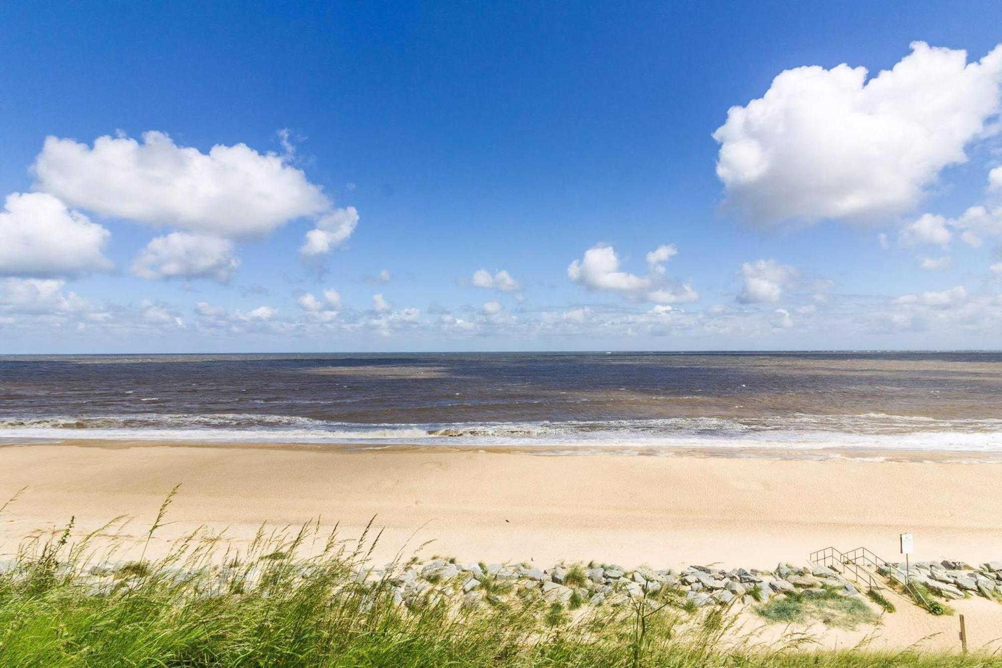 Stunning 6 Berth Caravan For Hire In Norfolk, Close To The Beach! Ref 19129s Campsite Scratby