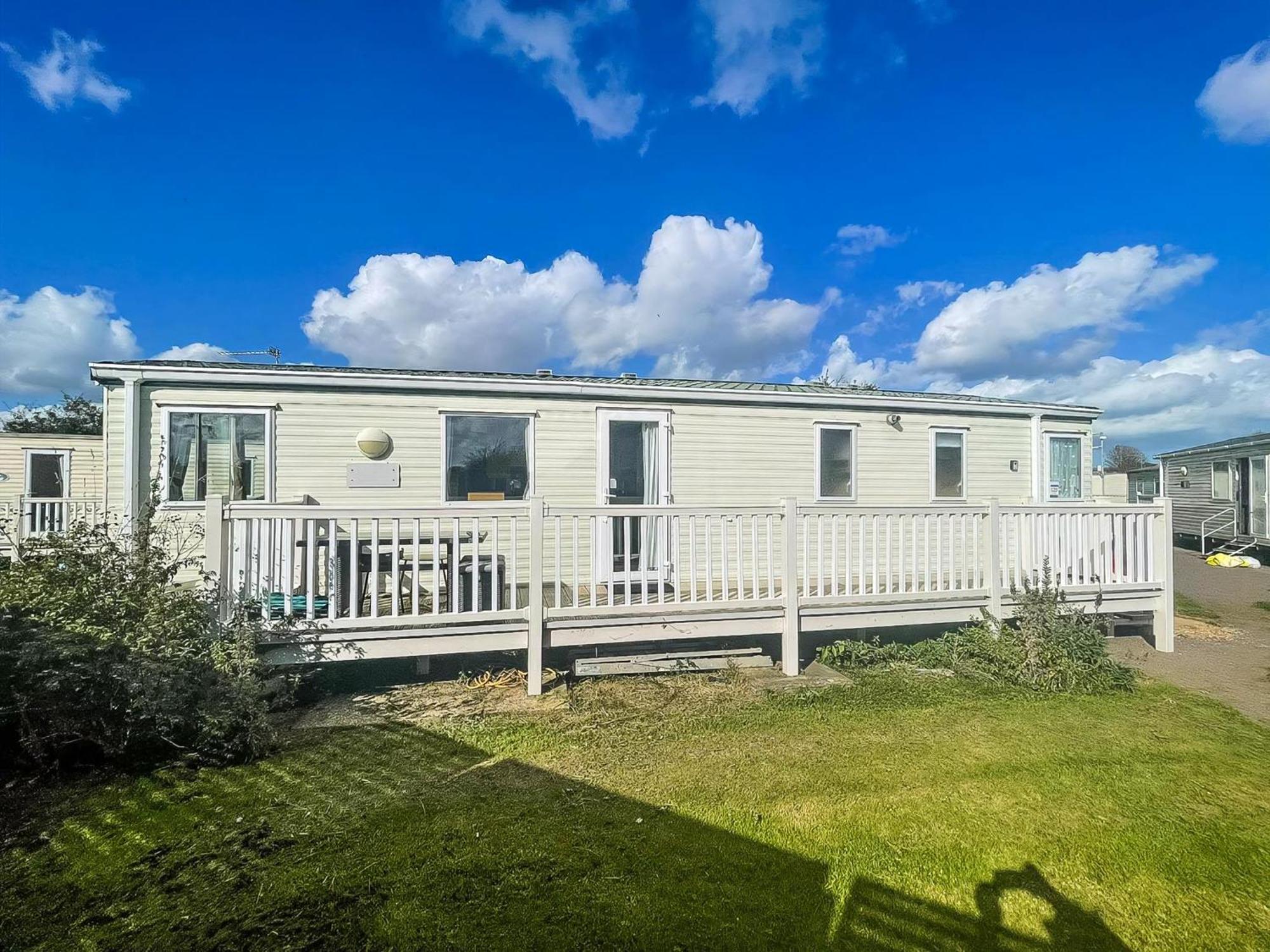 Stunning 6 Berth Caravan For Hire In Norfolk, Close To The Beach! Ref 19129s Scratby